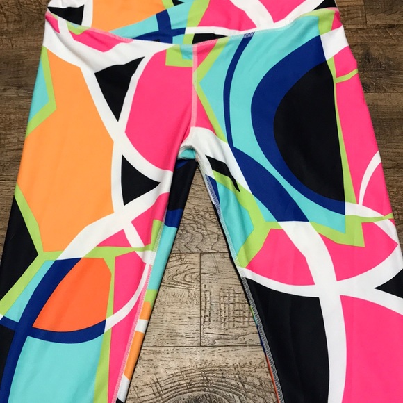 Fabletics Neon Abstract Geo Print Crop Leggings - Picture 2 of 6